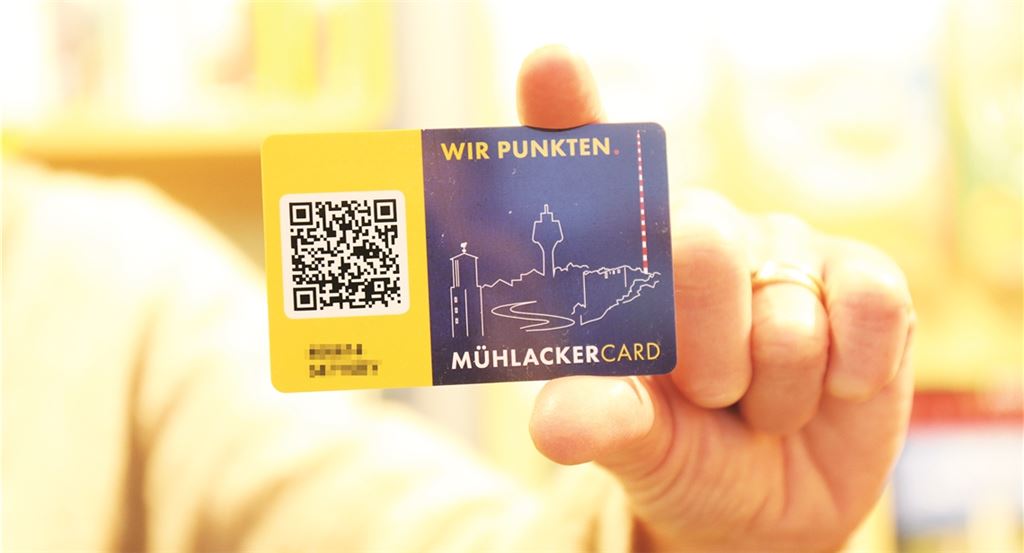 QR-Code statt Chip: Die neue Bonuskarte wird digitaler und zwei weitere Gutscheinkarten ergänzen ab sofort das Angebot.Foto: Deeg
