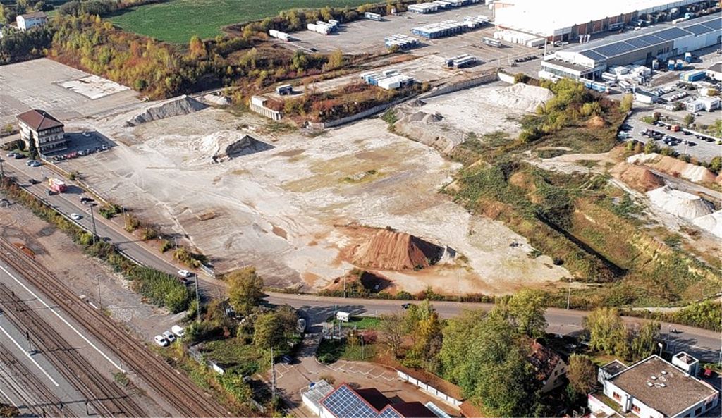 Quantensprung: An der Ziegeleistraße (Bild li.) soll sich ein neuer Toom-Baumarkt ansiedeln mit einem gegenüber dem Standort an der Industriestraße deutlich erweiterten Sortiment.Archiv, Huber