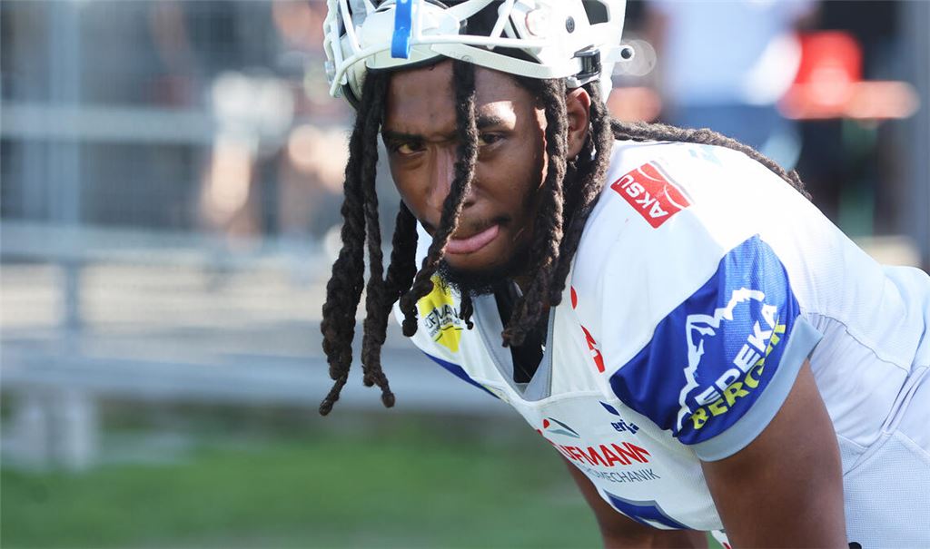 Quarterback Dre Harris und das Team der Pforzheim Wilddogs verlieren das letzte Spiel, gewinnen aber an Respekt. Fotos: Archiv