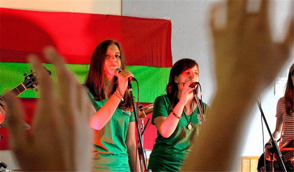 Querbeet, die Band der Dr. Johannes-Faust-Schule Knittlingen, gewinnt das Schulbandfestival, das die Klasse 8c der Realschule Niefern im Rahmen eines Projektes organisiert hat.Foto: Tilo Keller