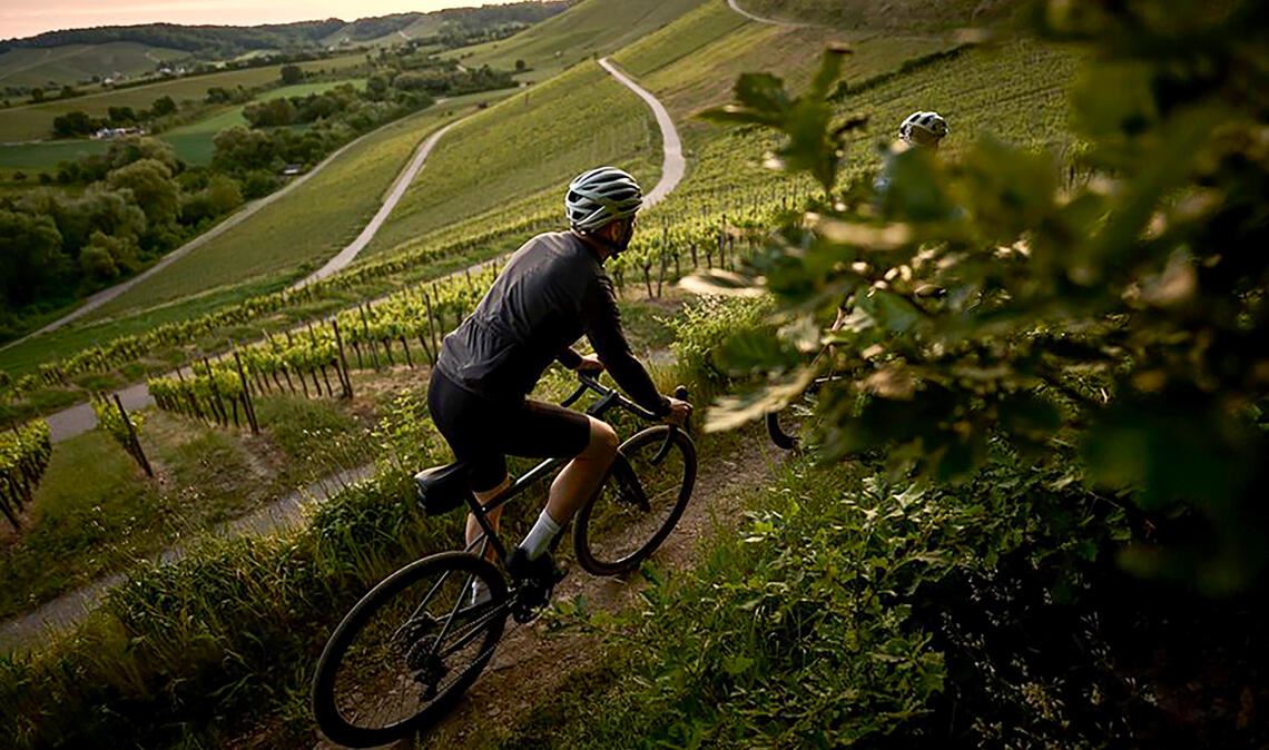 Radfahren gehört im „Land der 1000 Hügel“ traditionell zum Freizeitspaß – und das Gravelbiken mit entspannten Touren abseits der Straße liegt voll im Trend. Foto ©: KST/Stefan Leitner
