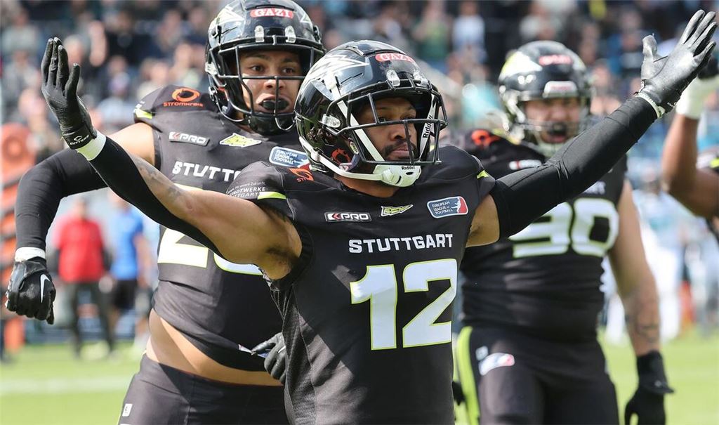 Raheem Wilson, Defensive Back von Stuttgart Surge,  jubelt beim Hinspiel-Sieg gegen die Munich Ravens – gibt es bald ein Wiedersehen?