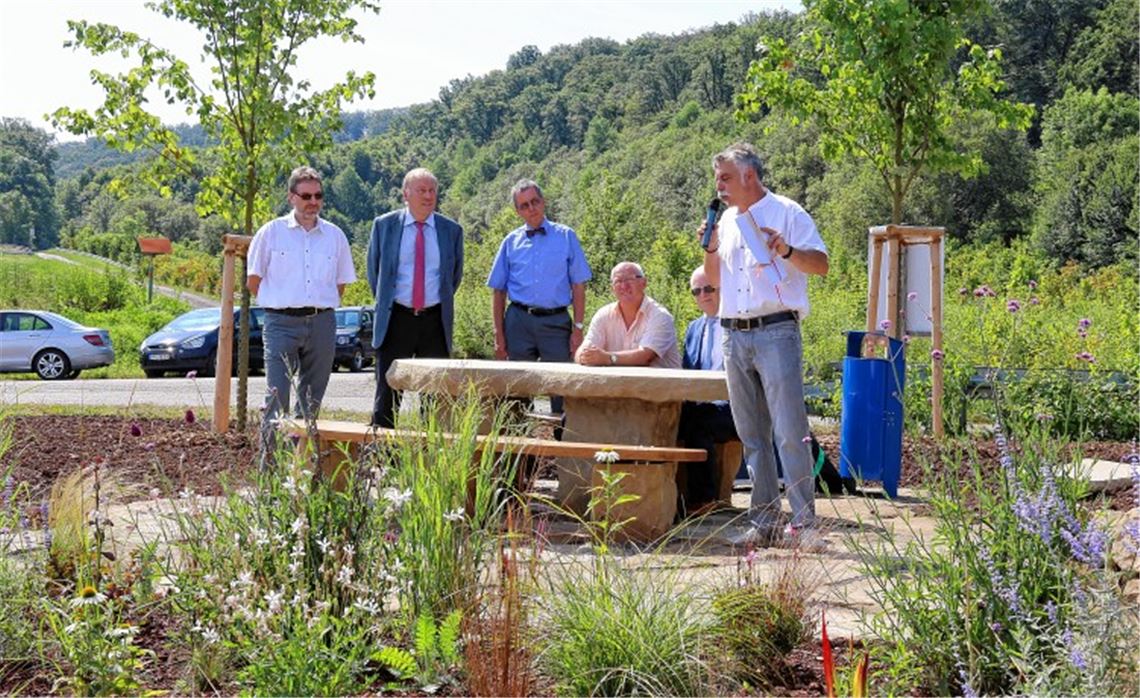 Neuer Platz erinnert an Mammutaufgabe