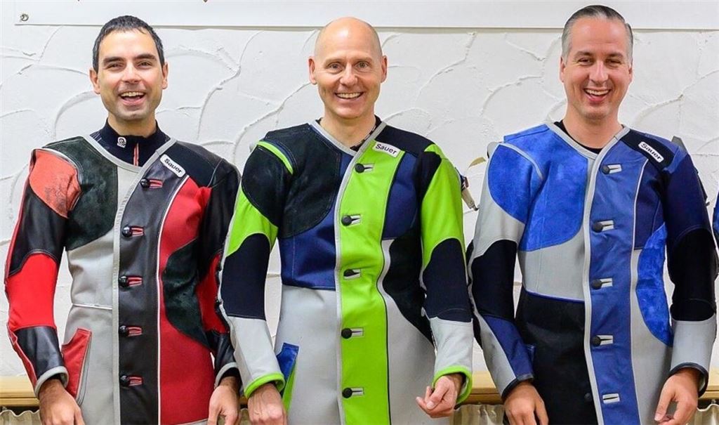 Ralf Fischer (Mitte) und seine Teamkameraden haben Grund zur Freude. Foto: privat