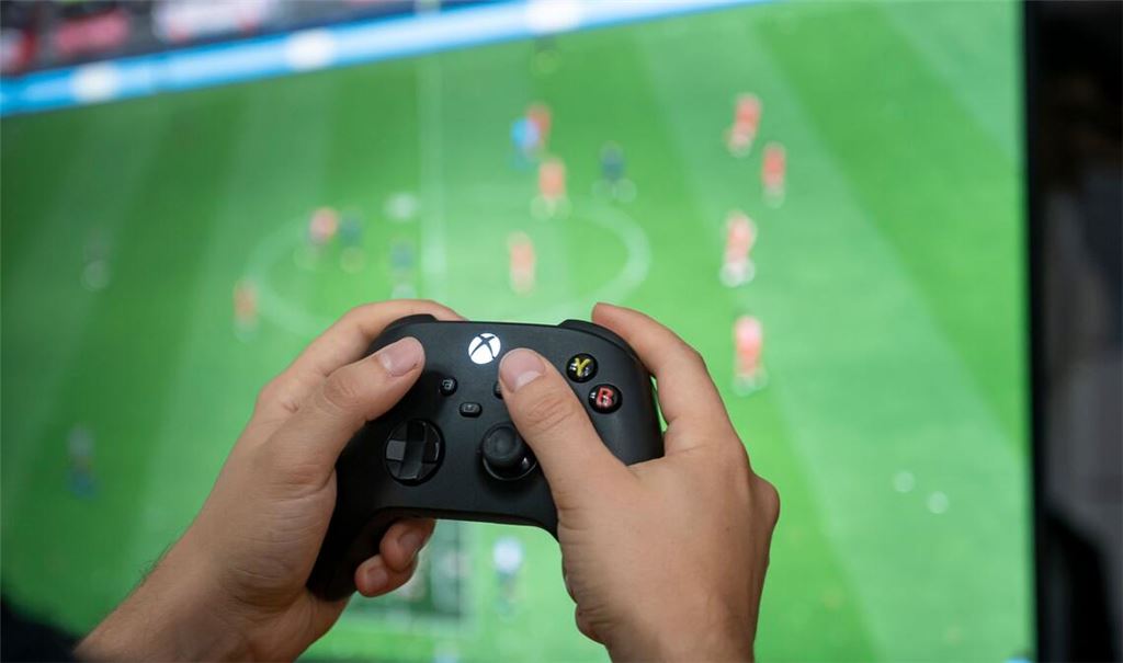 Ran an die Konsole: Gamer greifen immer mehr auf Abo-Dienste zurück. (Symbolbild)