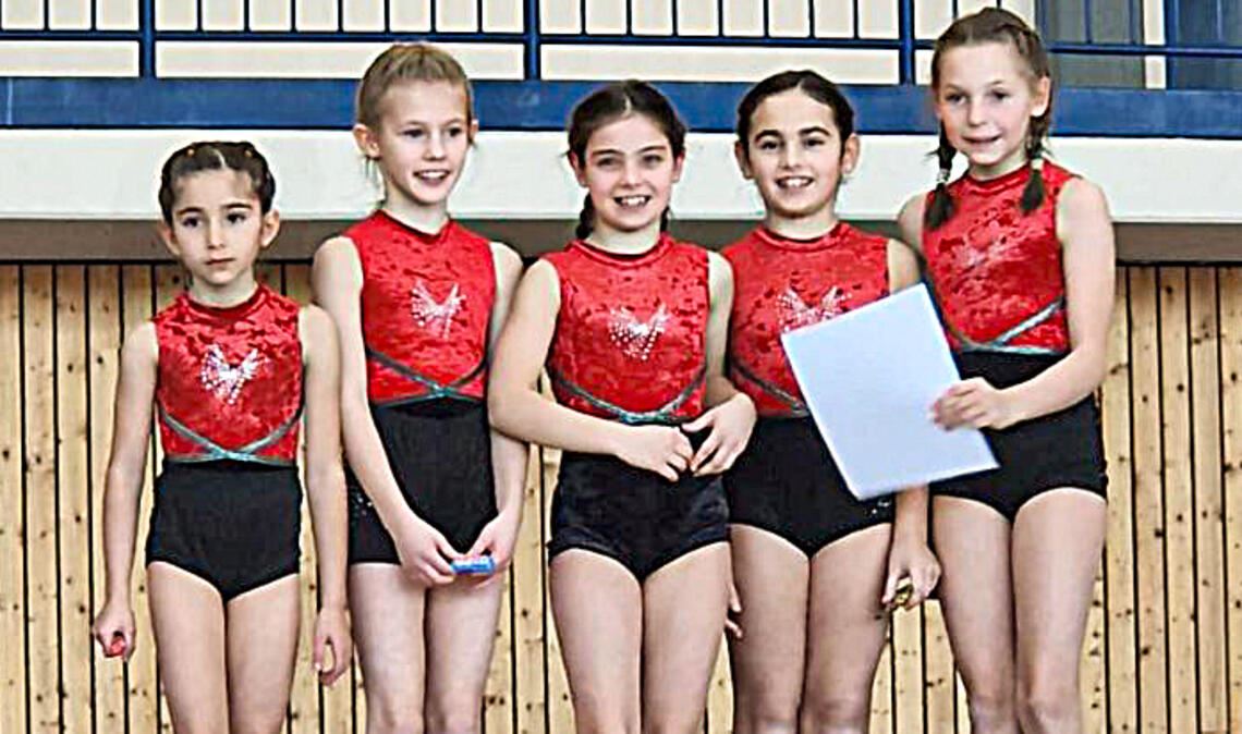 Rang eins für die Mädchen . . .