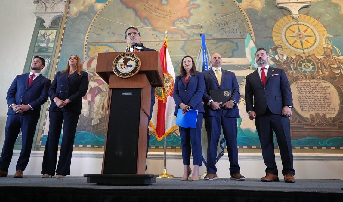 Raúl Castro solle für den Prozess in die USA kommen - egal wie, betont Todd Blanche.