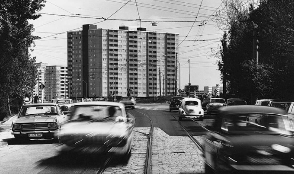 Raus nach Stuttgart-Freiberg! Schon 1969 war auf den Straßen dort viel los. Jetzt bespielt das Citizen.Kane.Kollektiv mit „Woyzeck“ den Stuttgarter Stadtteil.
