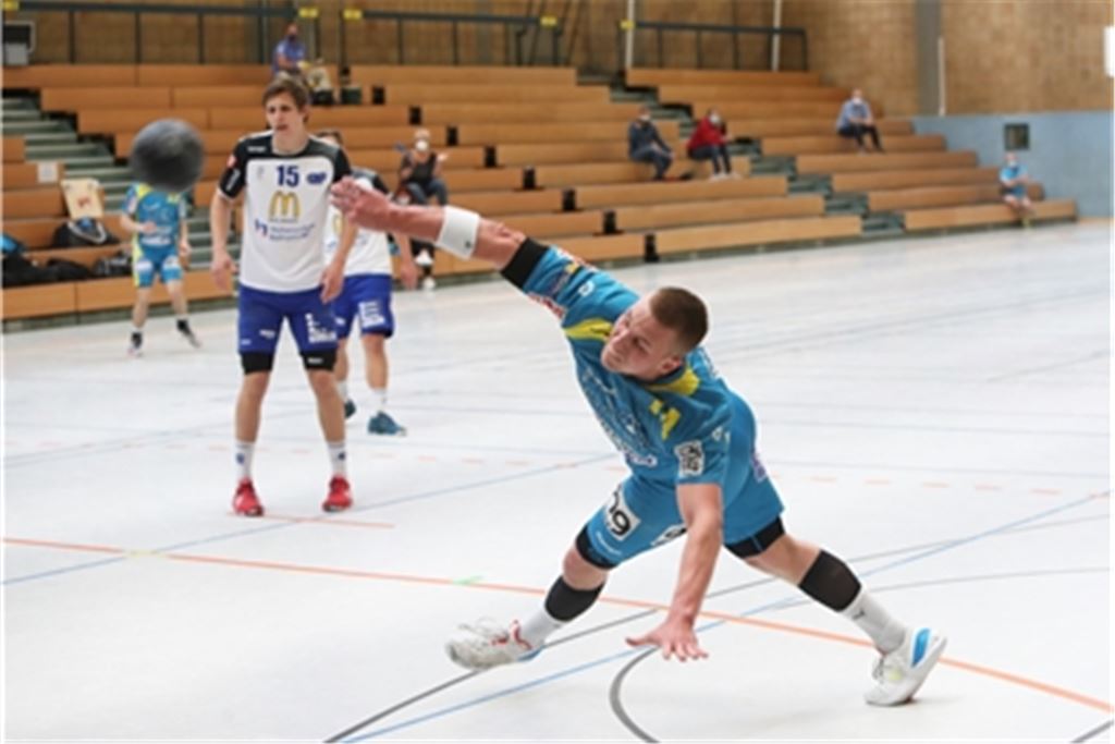 Re-Start für die A-Jugend der SG Pforzheim/Eutingen – hier Lukas Süsser beim Wurf. Foto: Rubner.