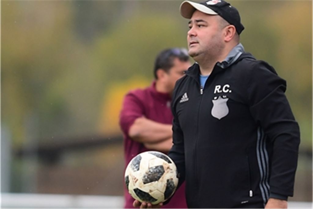 Recep Coskun ist nicht nur Vorsitzender des Türkischen SV Mühlacker, er steht seit der Trennung vom ehemaligen Trainer Hüsnü Gür im vergangenen Herbst auch als dessen Nachfolger an der Seitenlinie – allerdings maximal bis zum Ende der Saison. Foto: Archiv