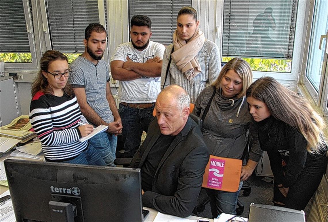 Jugendliche werden zu Zeitungsmachern