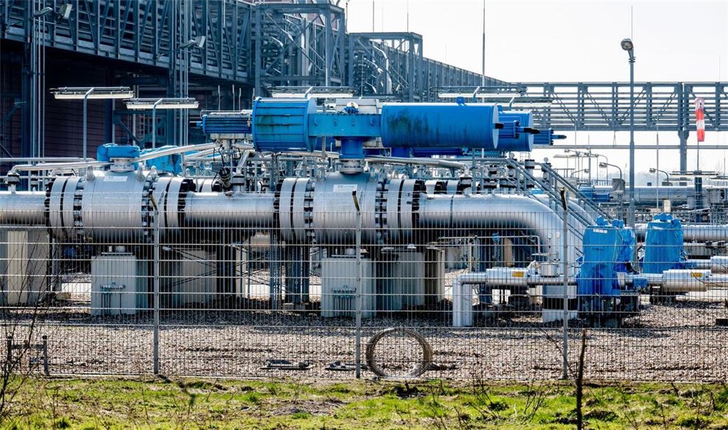 Reduzierte Füllziele für Gasspeicher könnten nach Einschätzung der EU-Kommission den Preisanstieg bremsen. (Archivbild)