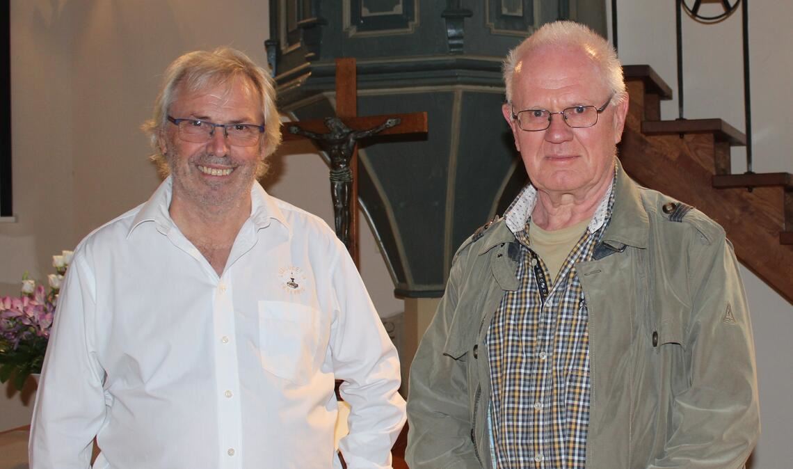 Referent Dr. Albert de Lange (re.) und Eberhard Rivoir, Mitglieder der Waldenserfreunde. Foto: Gießler