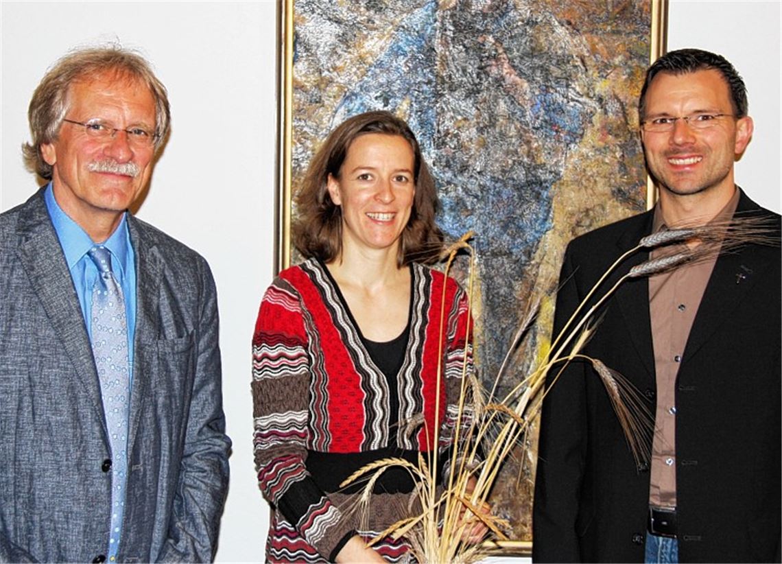 Referentin Hildermann mit Pfarrer Kalkofen (re.) und Stadtwerke-Chef Meeh.