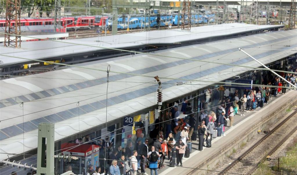 Regionalzüge und ICE-Verbindungen zwischen München und Stuttgart fahren im Moment nicht durch Ulm.