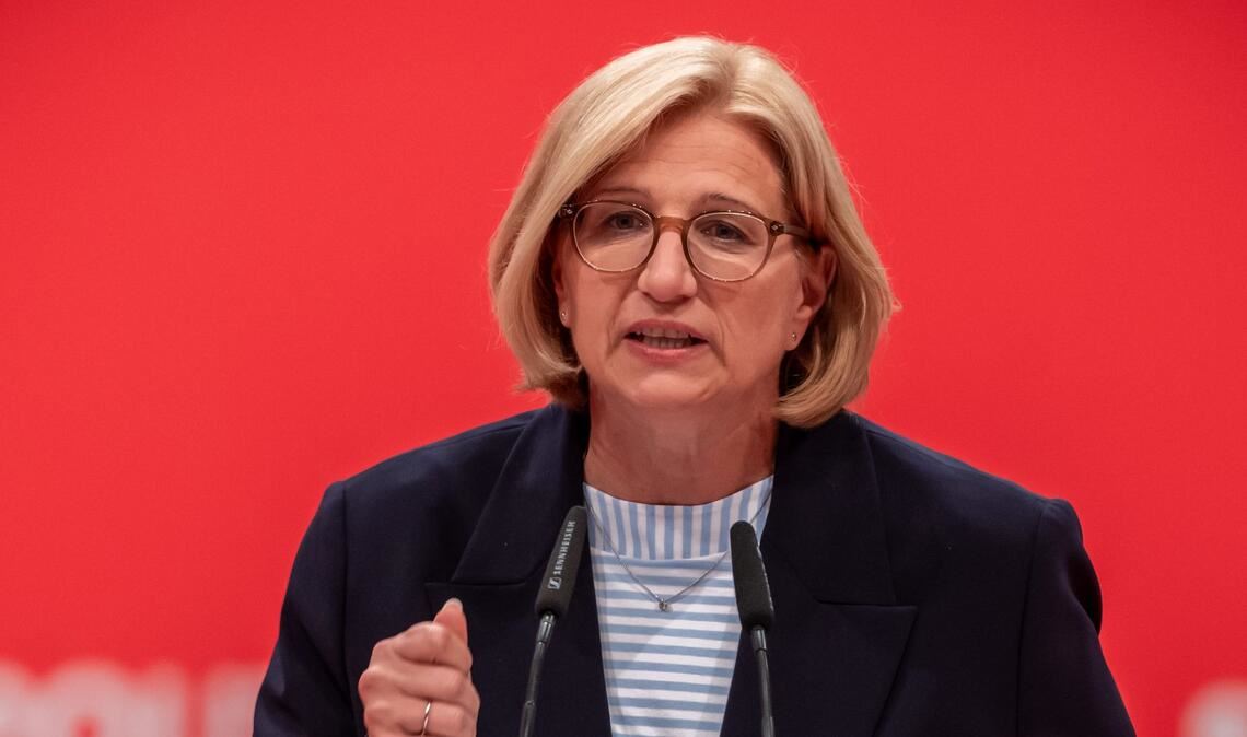 Rehlinger stellt sich hinter den SPD-Chef. (Archivbild)