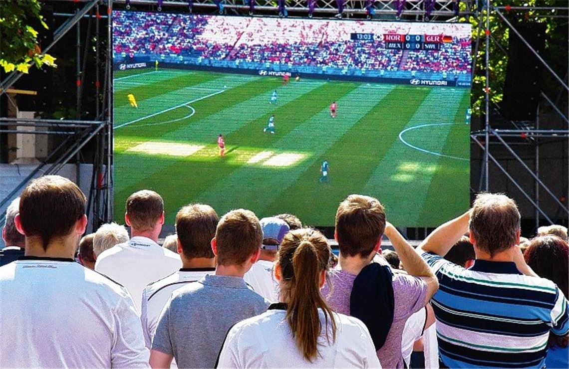 Fußball und Filme unter freiem Himmel