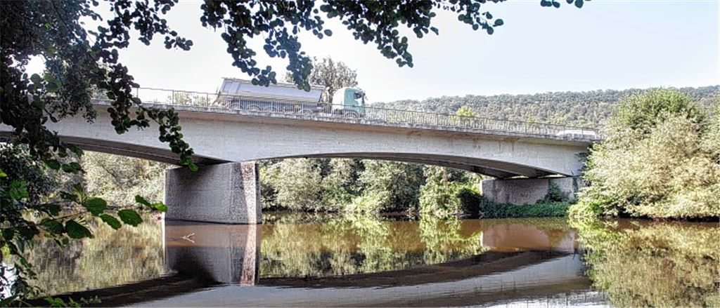 Reparaturbedürftig: Die Enzbrücke bei Niefern wird in den nächsten Wochen saniert.