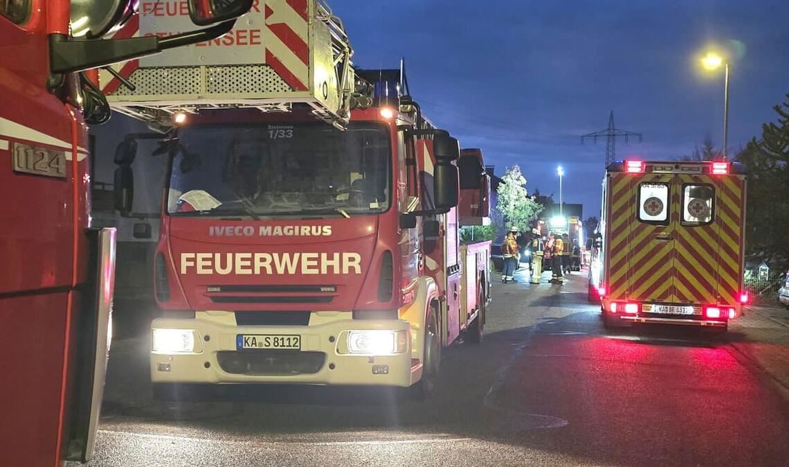 Rettungsdienst und Feuerwehr waren am Sonntagabend in Büchig im Einsatz.