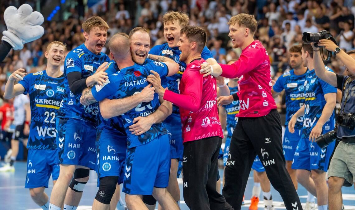Riesenjubel beim TVB Stuttgart nach dem Derby-Sieg.