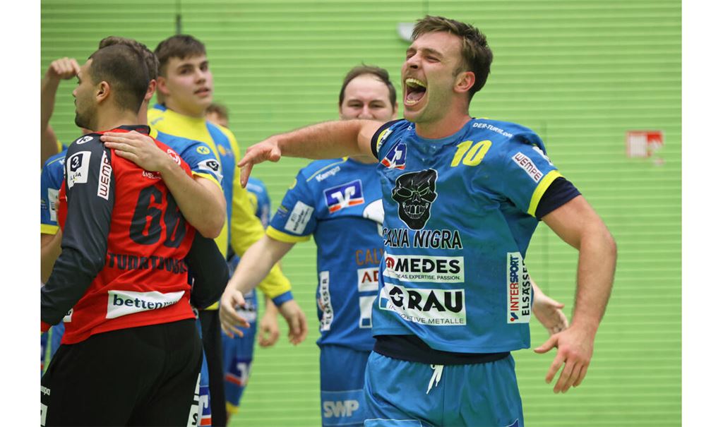 Riesenjubel nach dem Siegtreffer: Torschütze Jonathan Buck. Foto: Müller