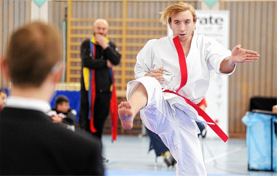 Für Karate Feuer und Flamme Für Karate Feuer und Flamme