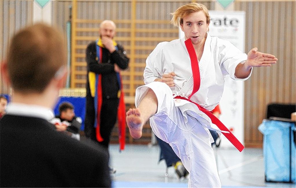 Für Karate Feuer und Flamme