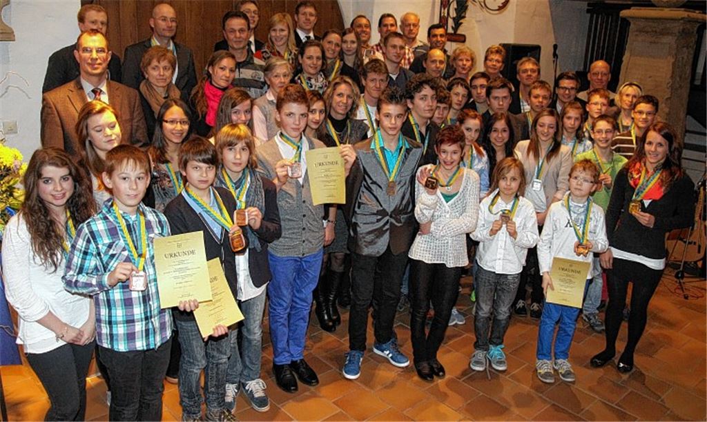 Ringen, Segelfliegen, Taekwondo, Boule, Schwimmen und noch viel mehr: Die bunte Sportfamilie Mühlackers freut sich über Medaillen und Urkunden, die die Stadt im Rahmen einer kleinen Feierstunde verleiht. Mit den Auszeichnungen werden starke Einzel- und Mannschaftsleistungen des vergangenen Jahres gewürdigt. 