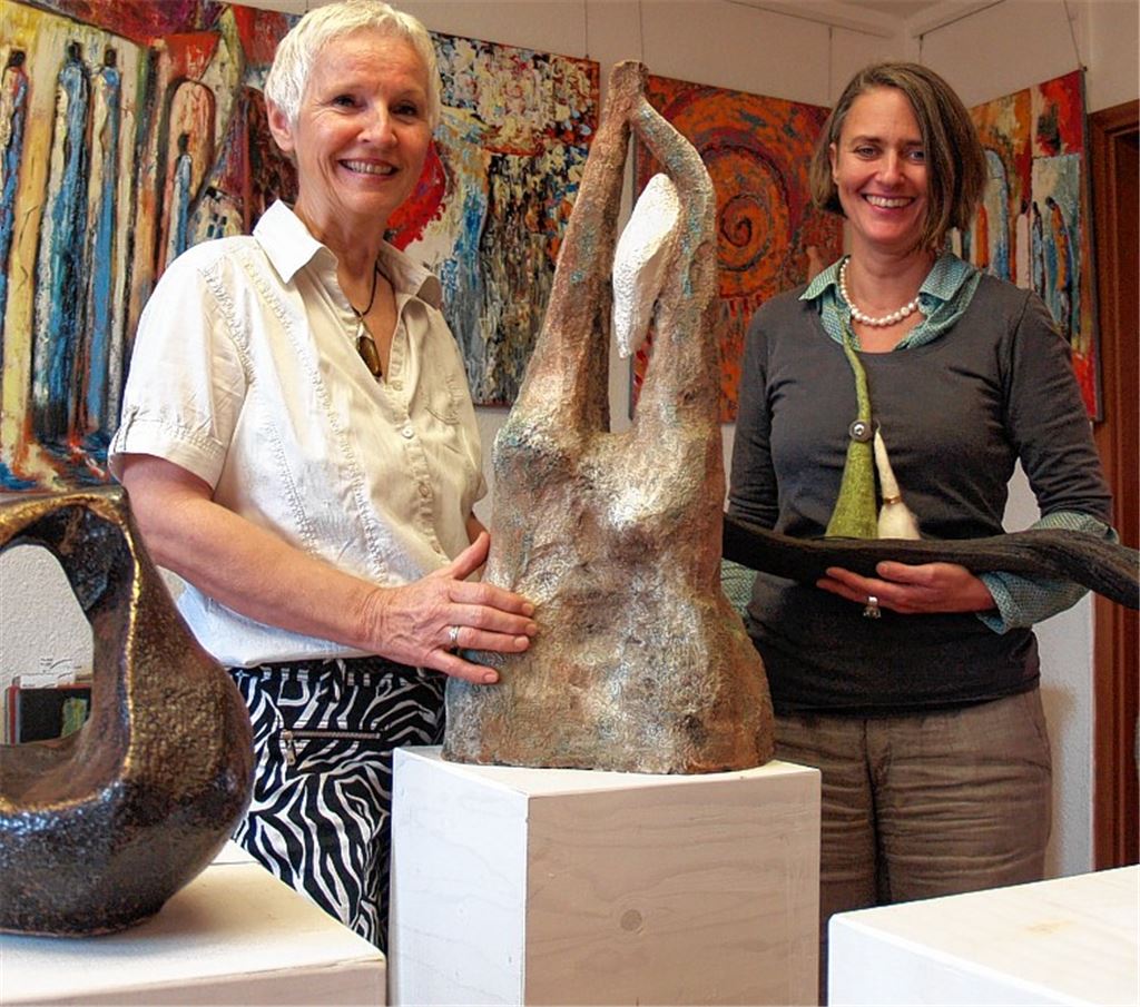 Rita Sinnl (li.) und Angelika Weiß-Neher geben Einblick in ihre Arbeit.