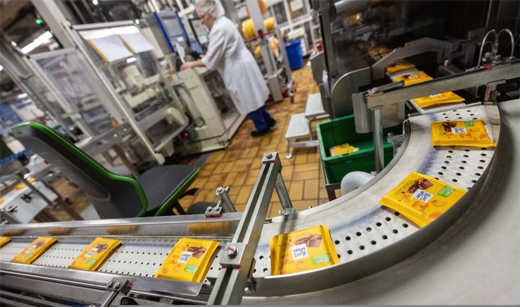 Ritter Sport hat seit kurzem leichtere Schokoladentafeln im Angebot. (Archivbild)
