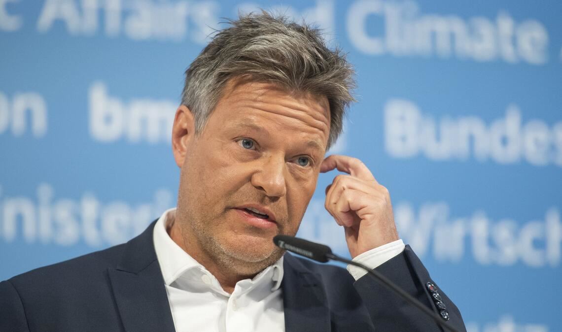 Robert Habeck zeigt sich mit dem Industrieverband und der IG Metall einig, hängt aber den Rest der Wirtschaft ab.