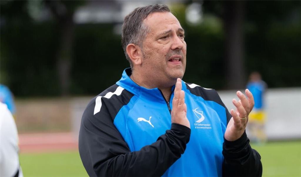 Roberto Raimondo freut sich über die Leistung seines Teams - vor allem in der zweiten Halbzeit.