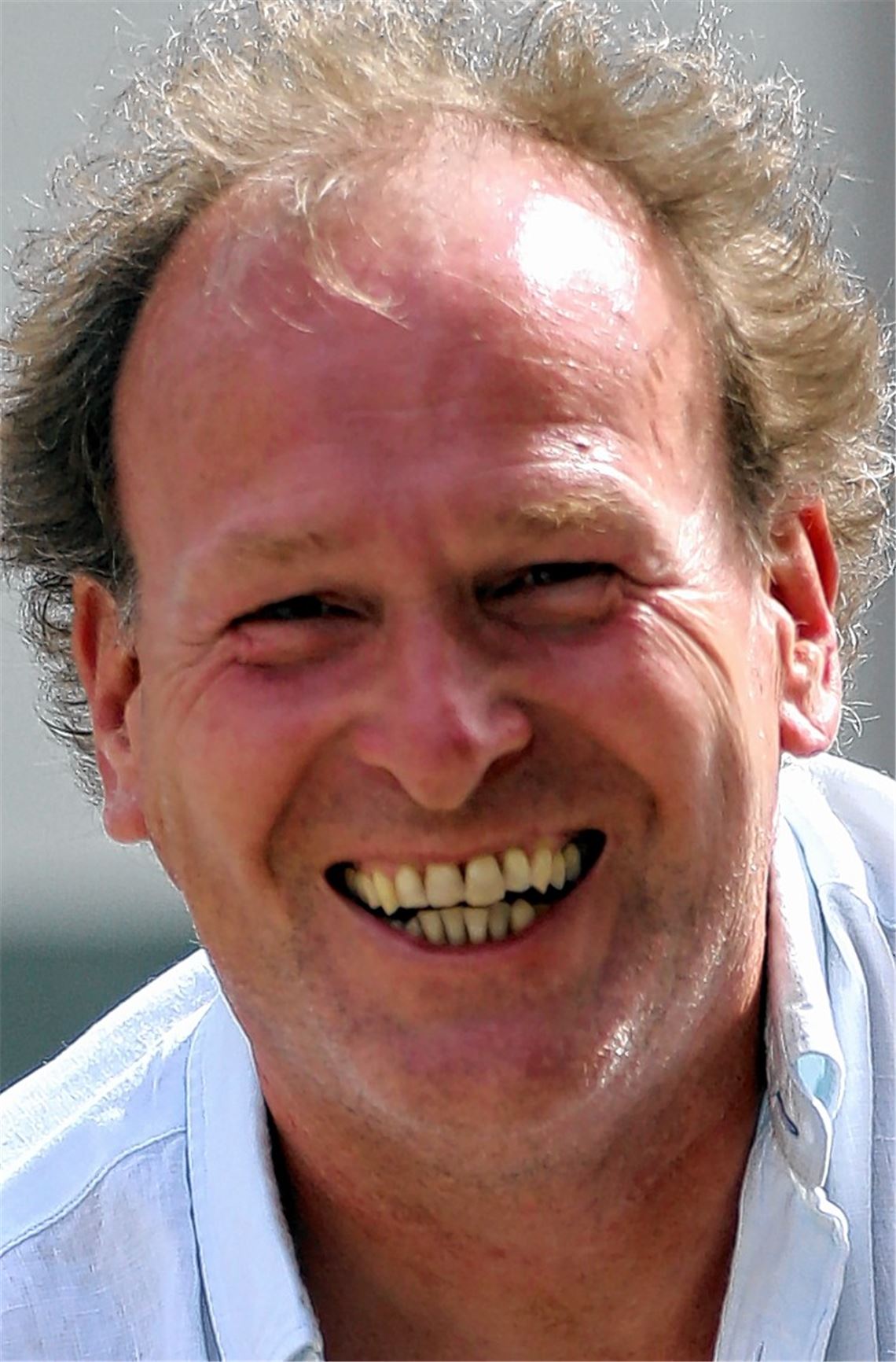 Rolf Watzal arbeitet beim Kupferdächle Pforzheim