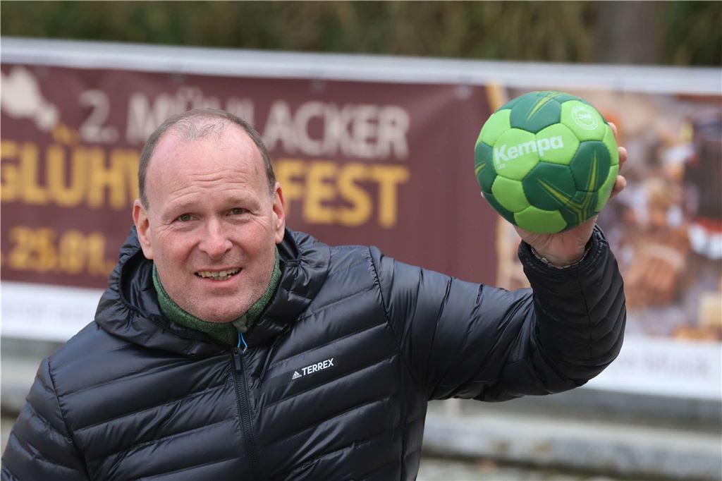 910_0008_166087_tm_Handball_Gluehwein3