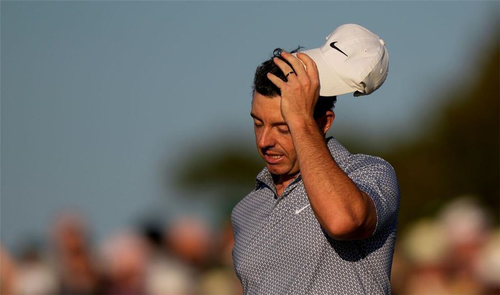 Rory McIlroy büßte an Tag drei des Masters in Augusta seine klare Führung ein.