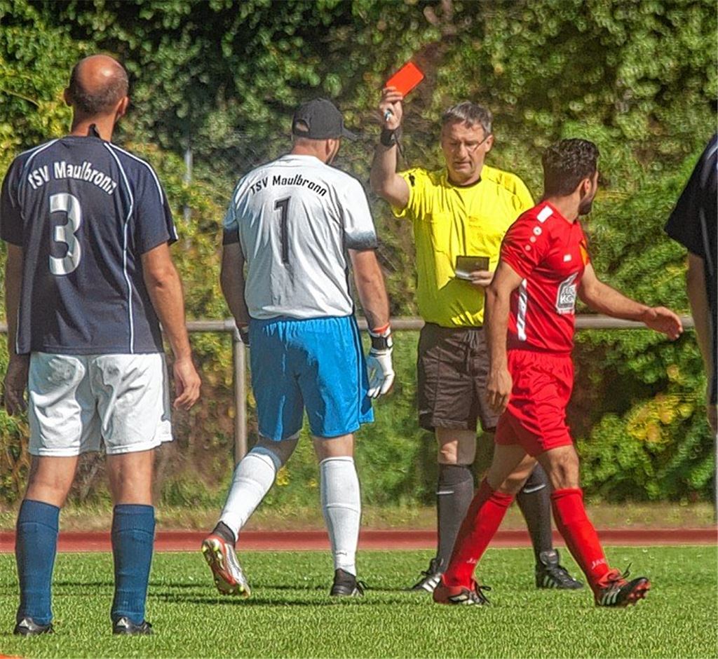 Rote Farbe dominiert in Maulbronn