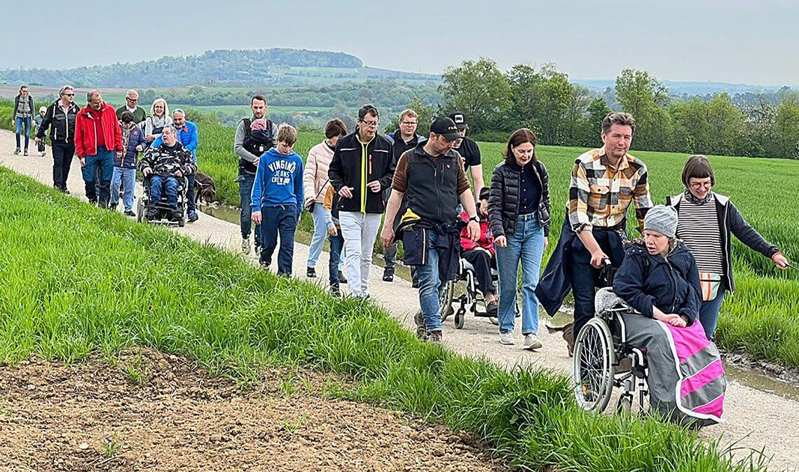 Rotary-Mitglieder und Menschen mit Handicaps sind gemeinsam auf Tour. Foto: privat