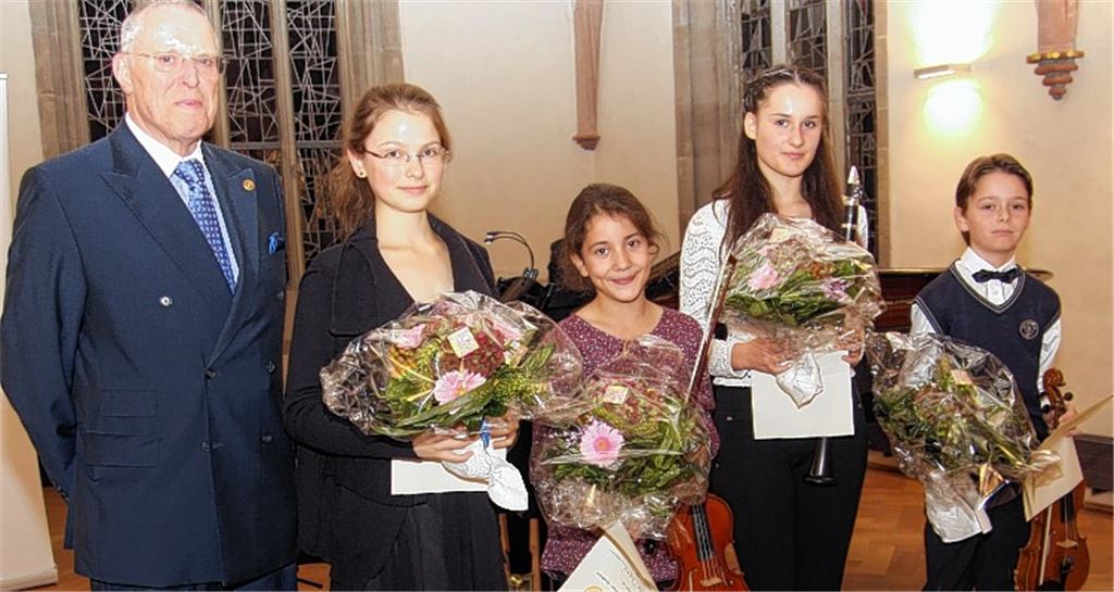 Rotary Club Mühlacker-Enzkreis fördert Talente