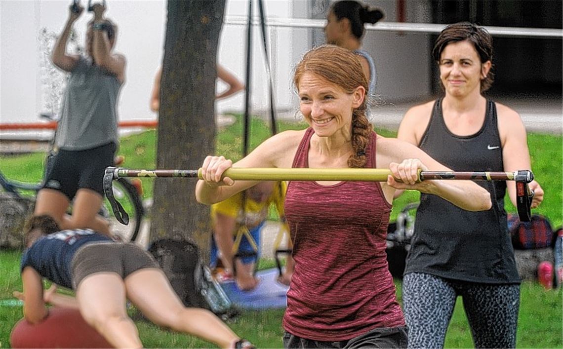 Ein Fitnessstudio auf der grünen Wiese
