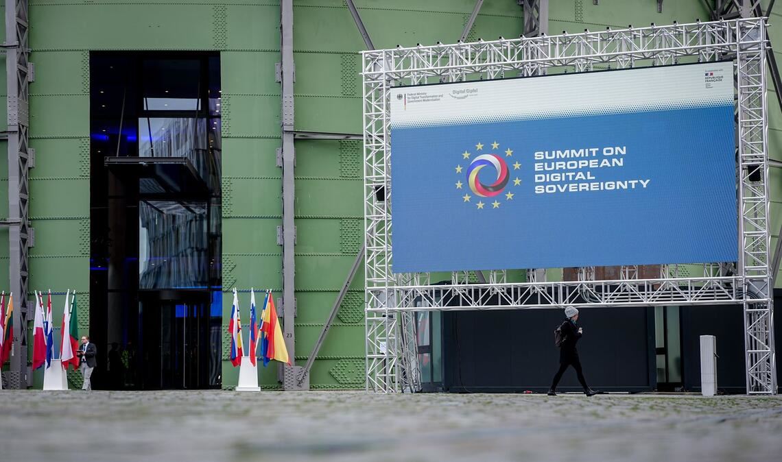 Rund 1.000 Gäste aus Frankreich, Deutschland und anderen EU-Ländern trafen sich auf dem EUREF-Forschungscampus in Berlin und diskutierten über digitale Souveränität.