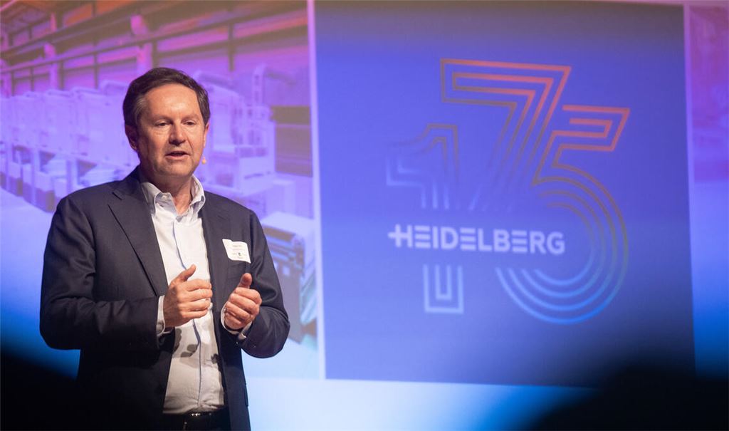 Rund 150 Interessierte verfolgen in Diefenbach den Vortrag von Manager Jürgen Otto, der die Heidelberger Druckmaschinen AG in eine gute Zukunft führen will. Fotos: Fotomoment