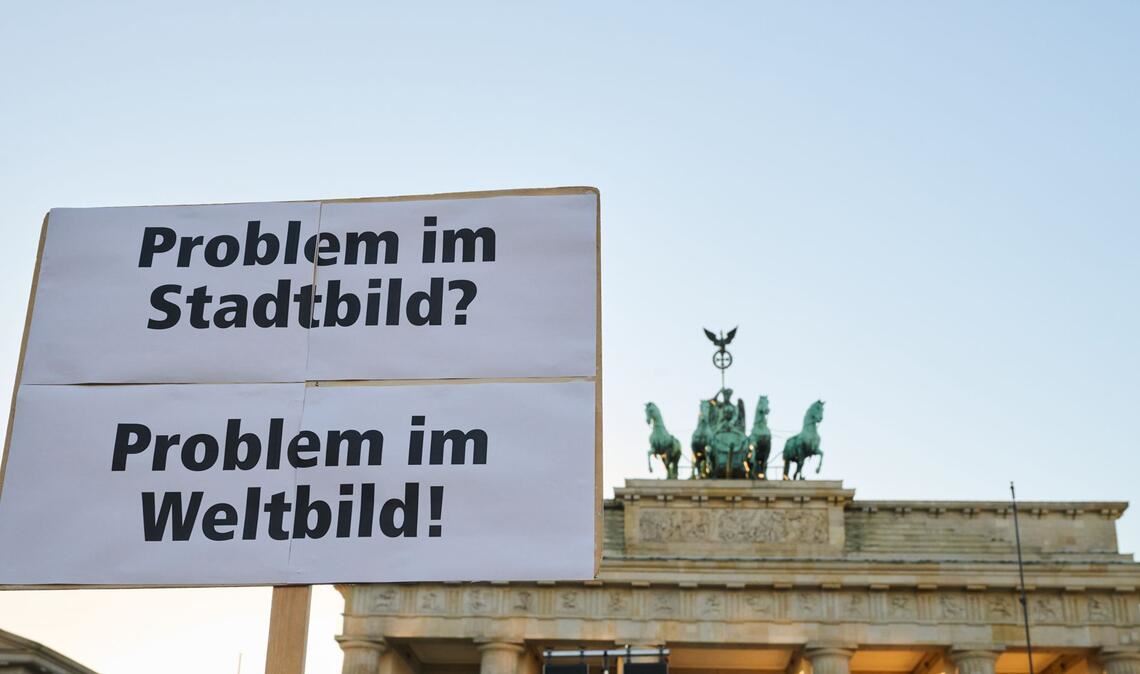 Rund 17 Prozent der Deutschen haben einer Studie zufolge ein rechtspopulistisches Weltbild. (Symbolbild)