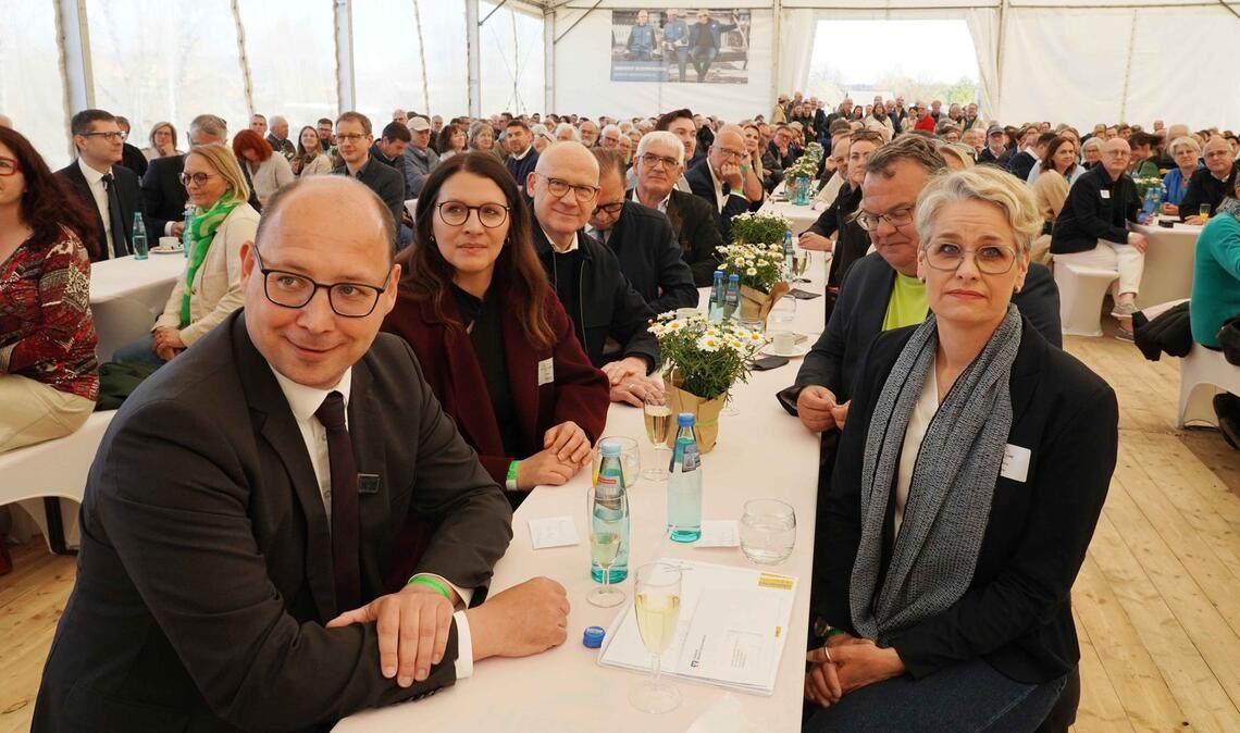 Rund 300 Gäste waren geladen.