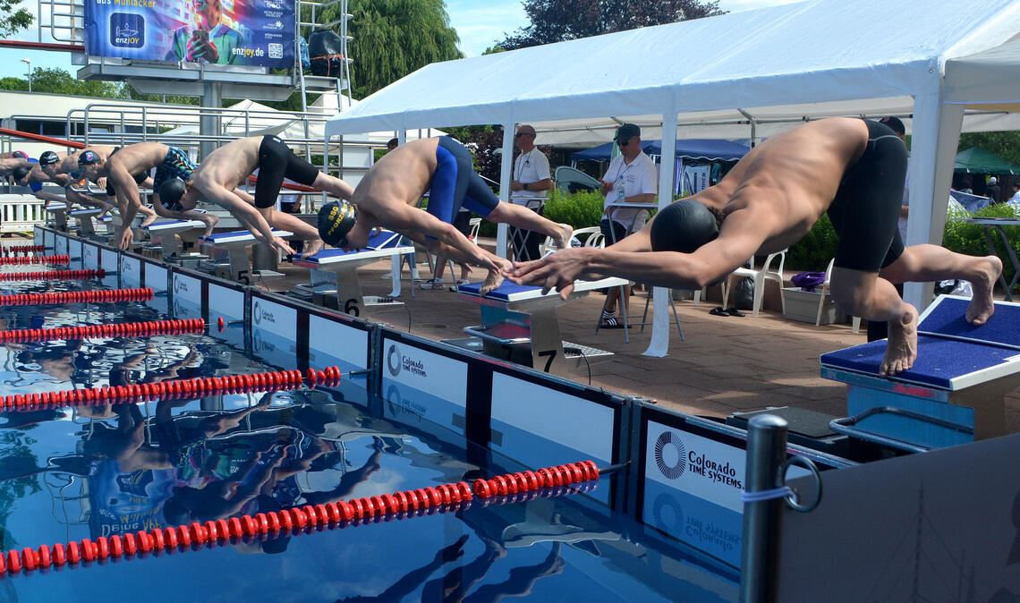 Rund 3000 Starts gibt es beim 14. Internationalen Sendercup der Wasserfreunde Mühlacker am Wochenende im Mühlacker Freibad. Fotos: Stahlfeld