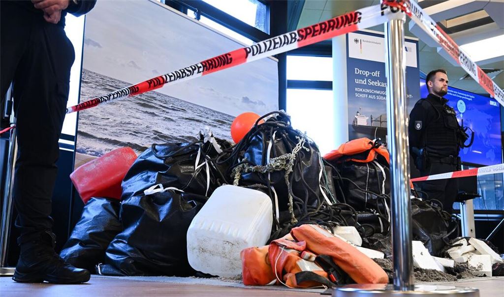 Rund 630 Kilogramm Kokain sind bei einem gescheiterten See-Drogentransport an die Insel Borkum angeschwemmt worden.