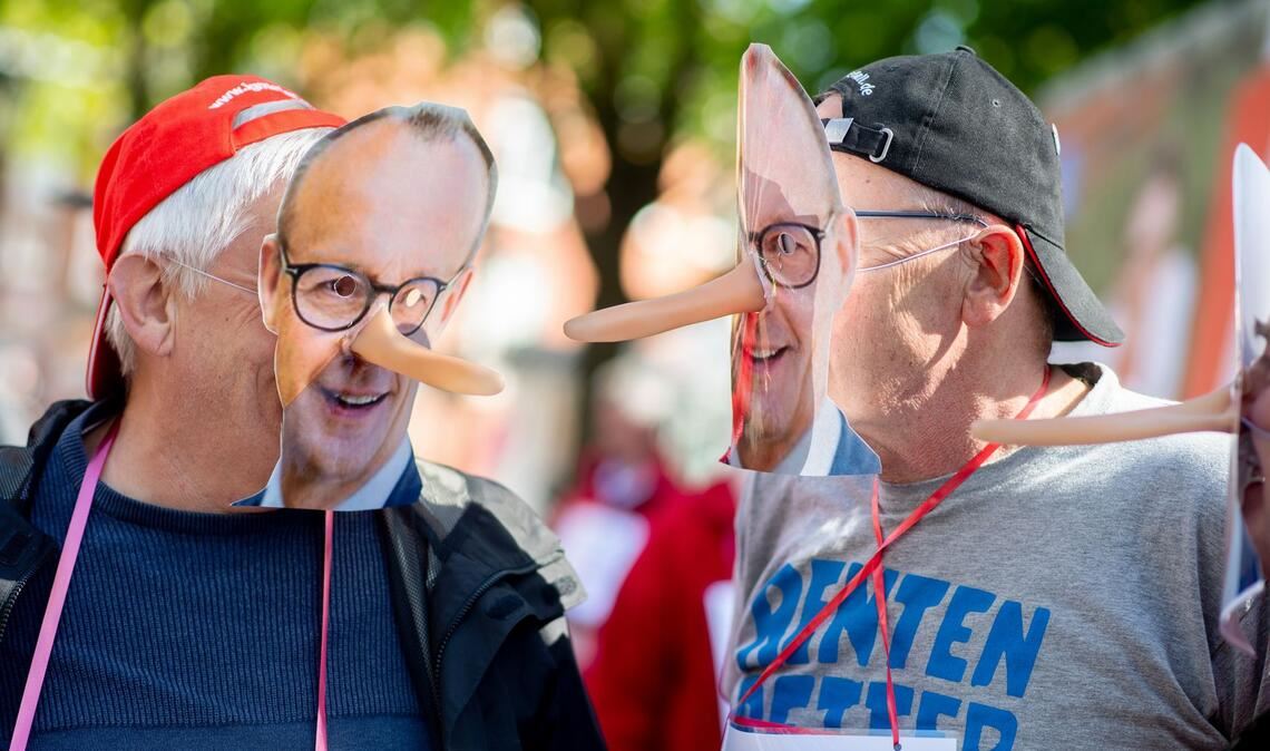 Rund um die Konferenz gingen zahlreiche Menschen auf die Straße.