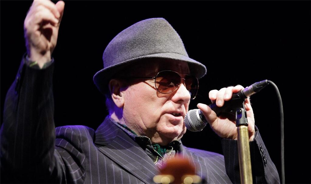 Rund um seinen 80. Geburtstag steht Van Morrison in seiner Heimatstadt Belfast auf der Bühne. (Archivbild)