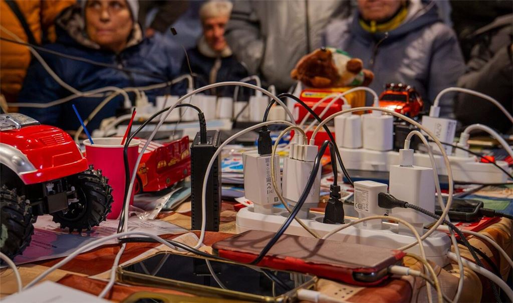 Russische Luftangriffe haben in mehreren Regionen der Ukraine die Stromversorgung unterbrochen.