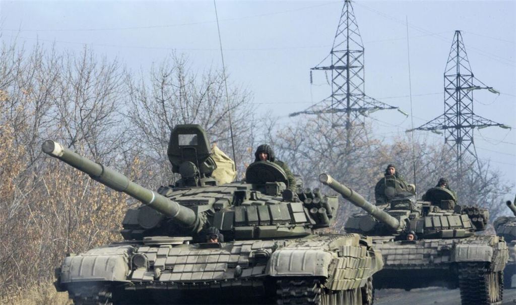 Russische T-80-Kampfpanzer im November 2014 in der Oblast Donezk: acht gebrochene Abkommen mit der Ukraine gebrochen.
