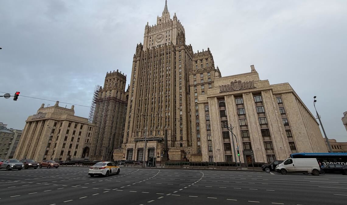 Russland hat nach der Ausweisung eines seiner Diplomaten aus Deutschland nun auch einen Mitarbeiter der deutschen Botschaft zur unerwünschten Person erklärt. (Archivbild)